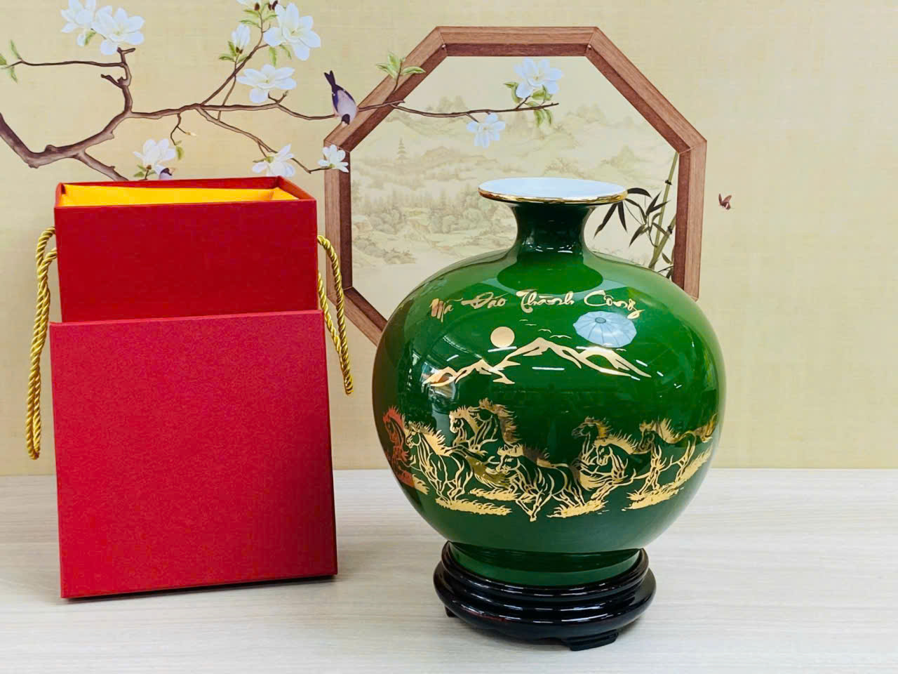 Bình Hút Lộc Vẽ Vàng Nhũ Kim – Tinh Hoa Hội Tụ - Image 10