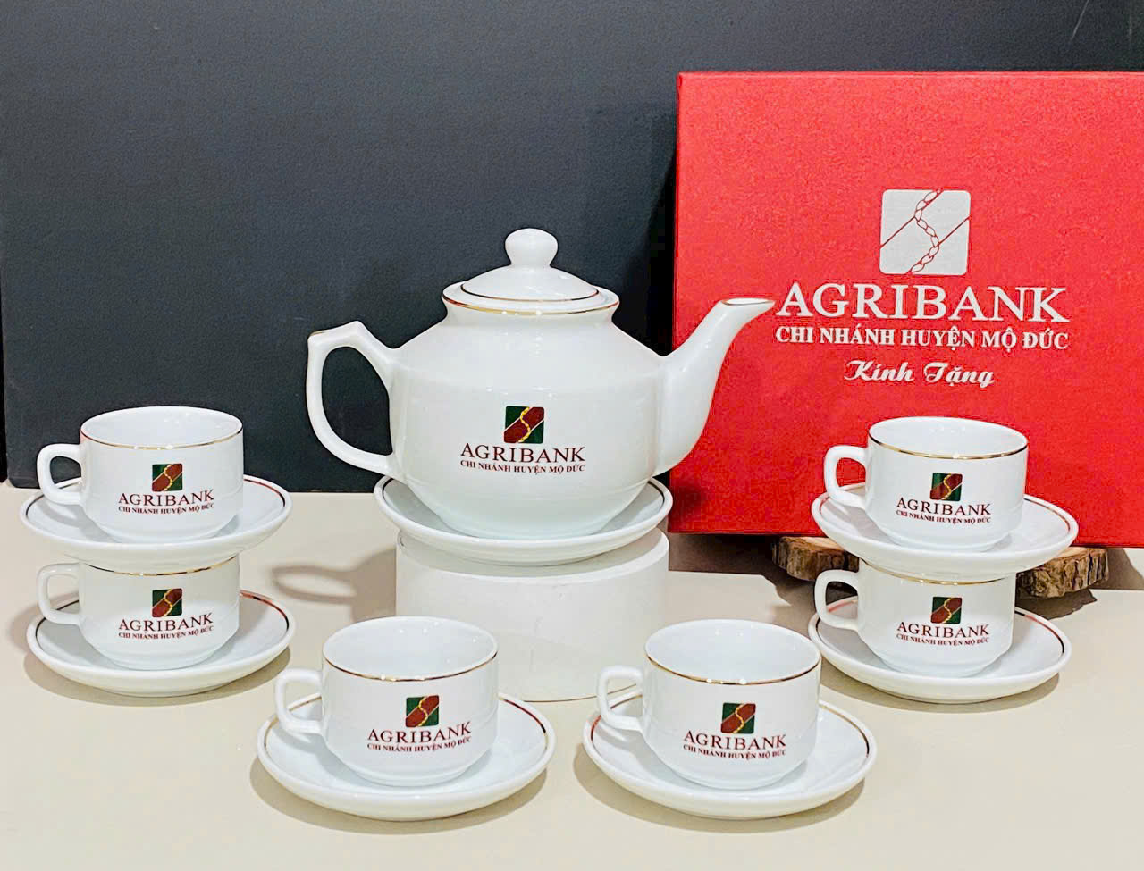 Bộ bình trà trắng kem in logo quà tặng đại hội- Gốm Sứ Fulo